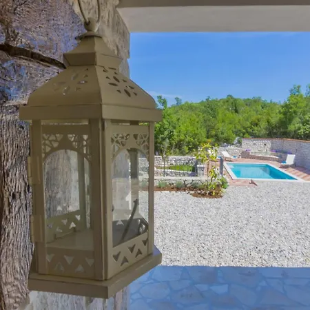 Rustic Fragola With Heated Pool * Duge Njive