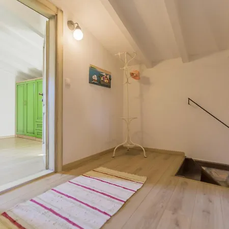 Villa Rustic Fragola With Heated Pool