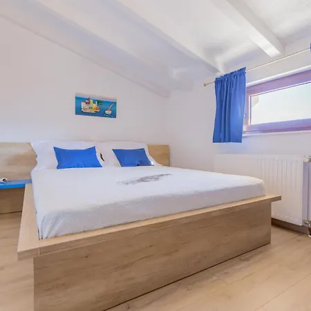Villa Rustic Fragola With Heated Pool Duge Njive