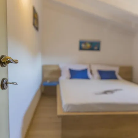 Villa Rustic Fragola With Heated Pool *