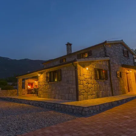 Rustic Fragola With Heated Pool * Duge Njive