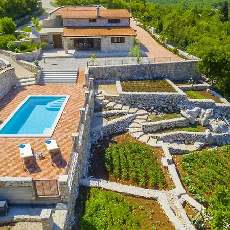 Villa Rustic Fragola With Heated Pool Duge Njive